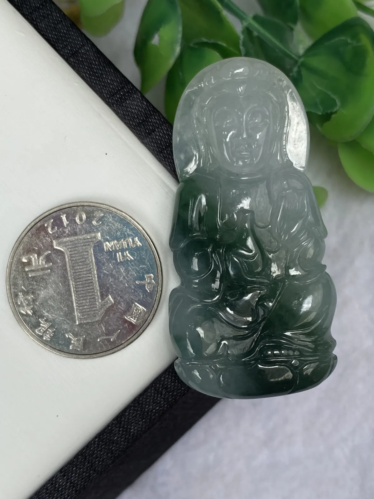 推荐【冰飘花观音】无纹裂，水润细腻，冰冰糯糯，飘蓝绿花，品相佳～～52.6*25.6*9