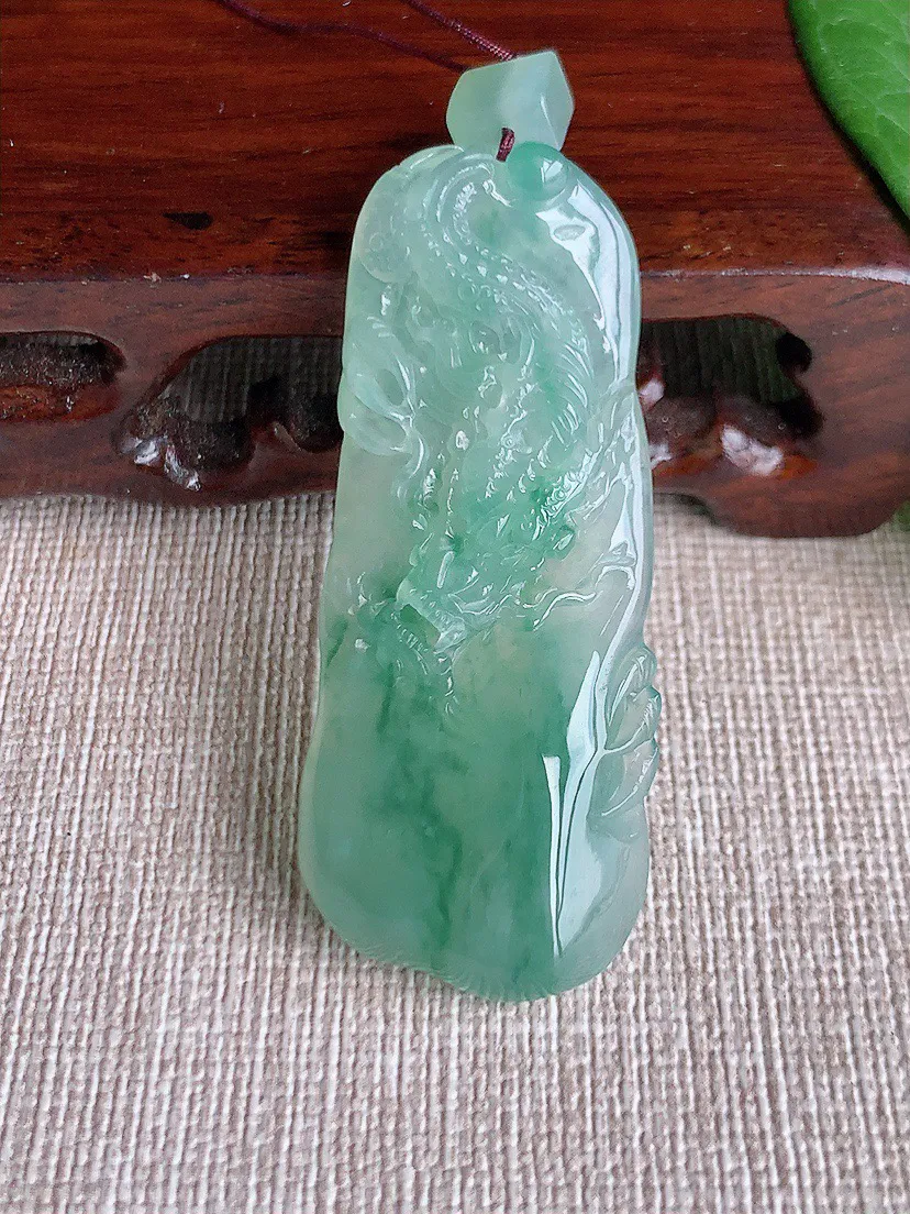 缅甸a货翡翠ddj老坑冰种飘花龙牌吊坠 整体50.3×20.8×6mm 13.69