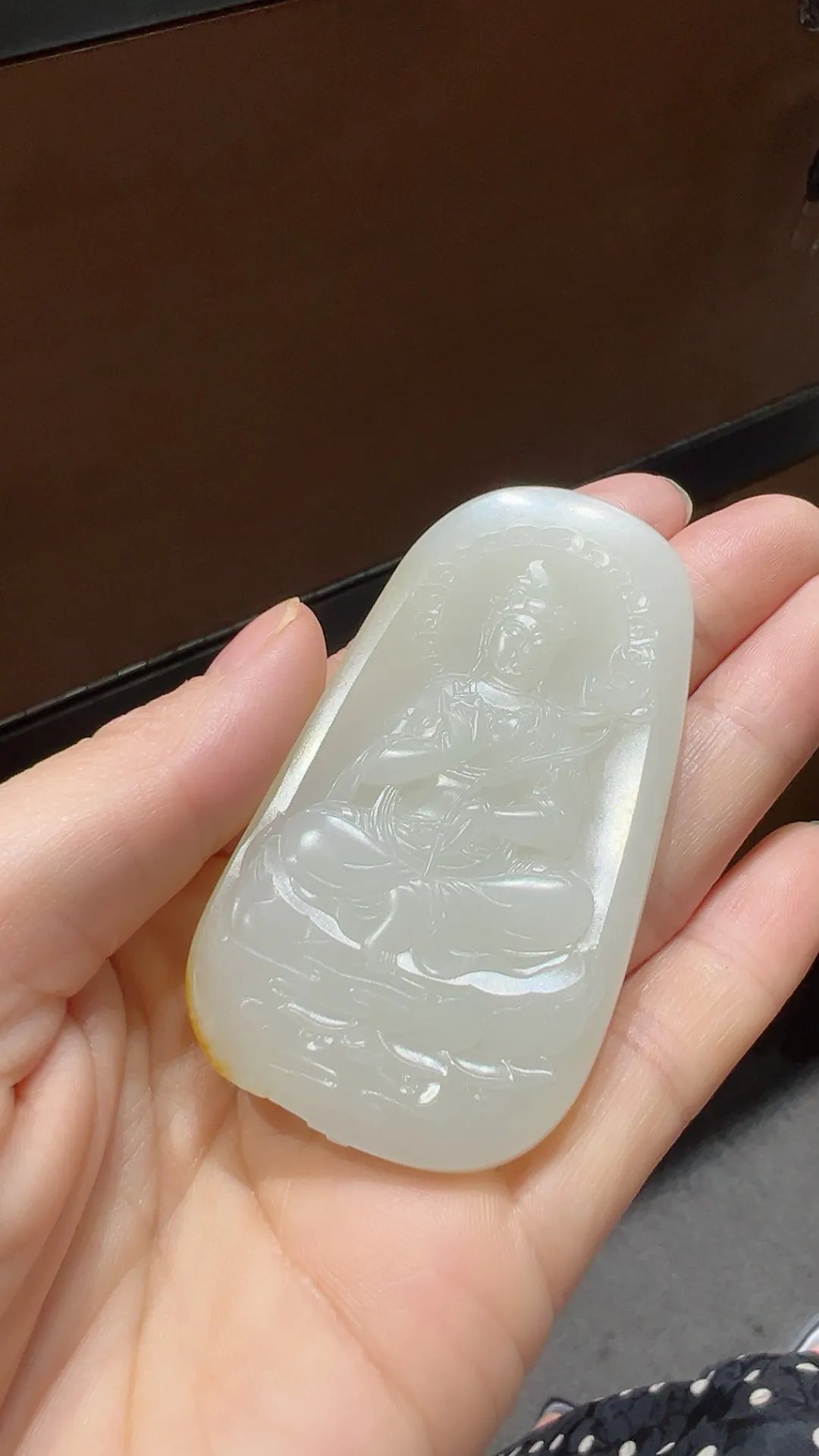 新疆和田玉籽料观音｜杨宏展大师作品 重60克 尺寸70*40*10mm