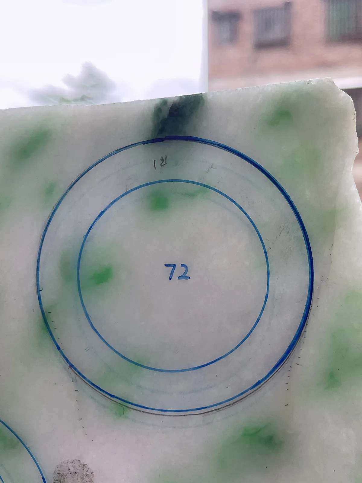 翡翠板料，⭕️正圈最大做56，圆条最大做52