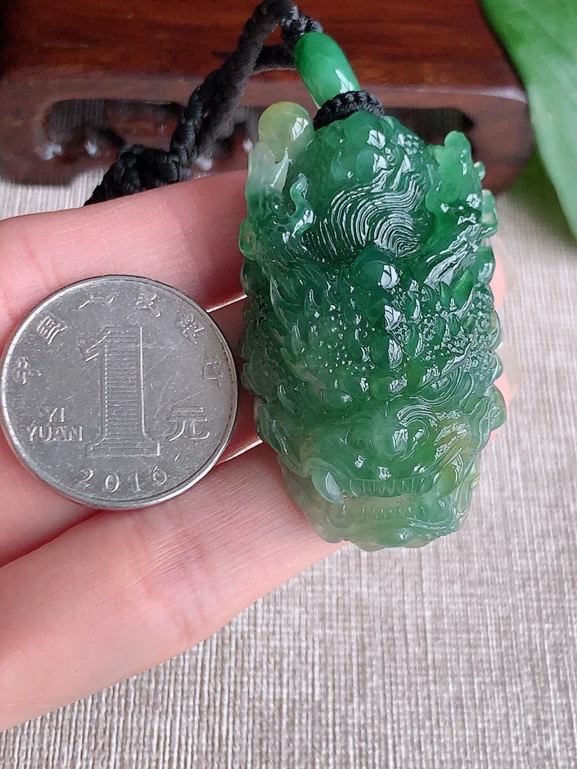 缅甸a货翡翠ddj老坑冰种黄加绿双彩龙牌吊坠  整体47.4×28×16mm 40.20