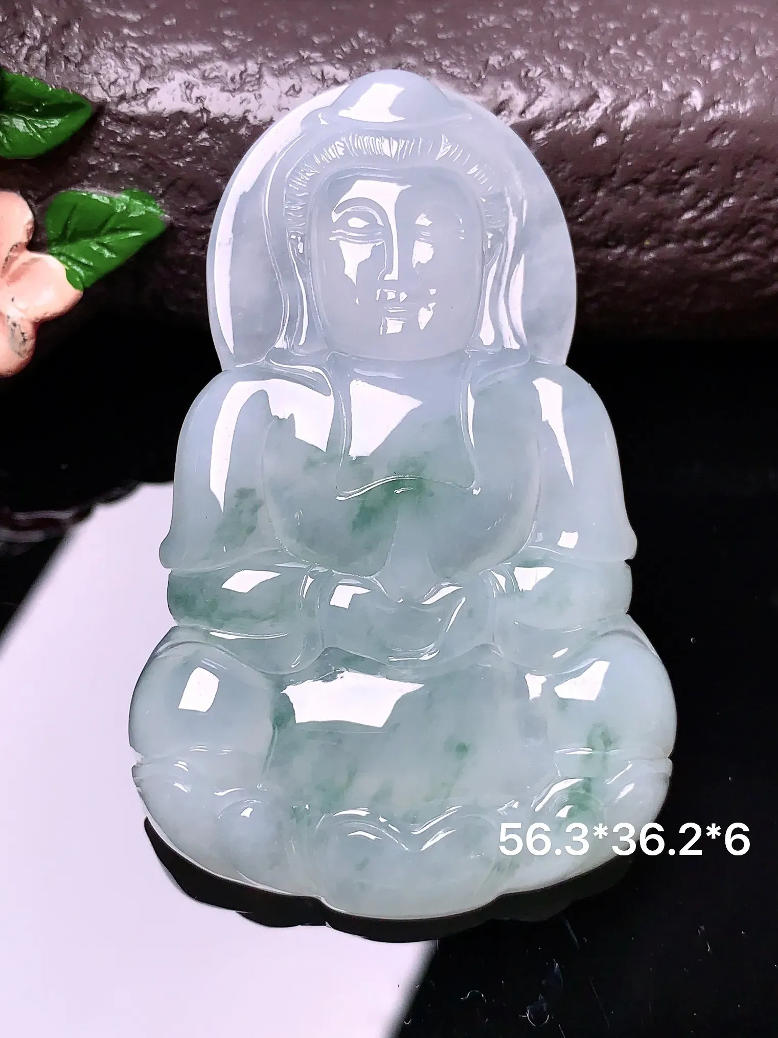 飘绿观音吊坠 玉质细腻 色泽艳丽 整体尺寸56.3*36.2*6