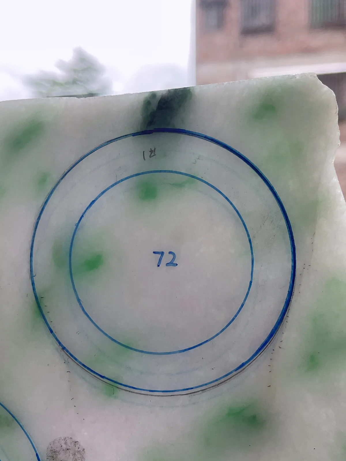 翡翠板料，⭕️正圈最大做56，圆条最大做52