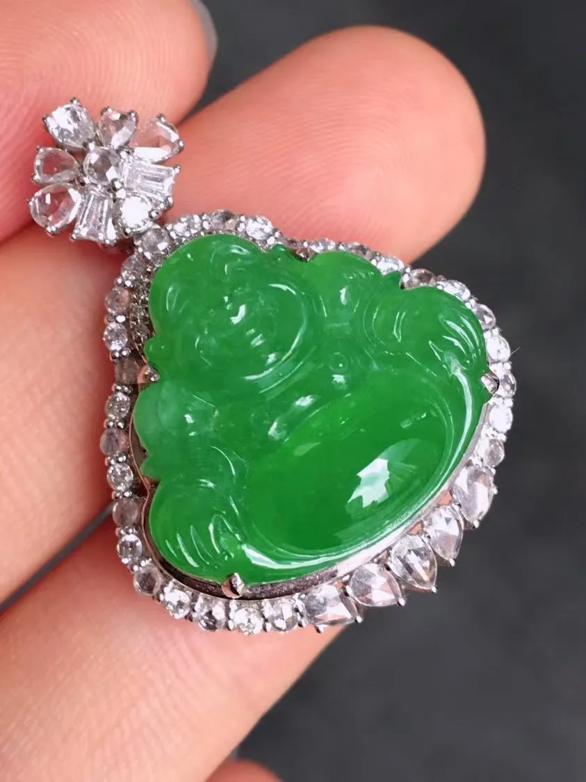 冰种阳绿佛公吊坠、真金真钻镶嵌，种水好，玉质细腻 .裸石尺寸 19.8*17.7*