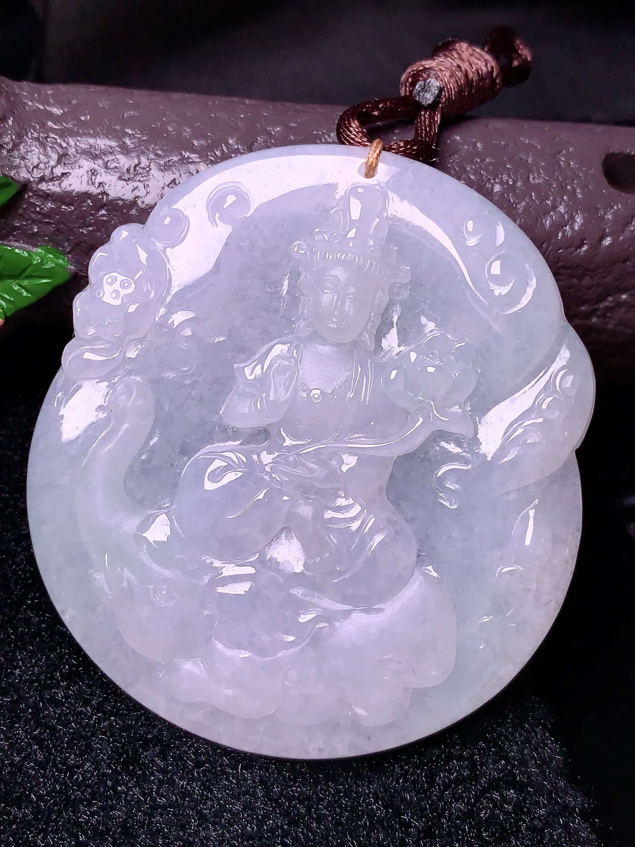 冰种普贤菩萨吊坠 玉质细腻 色泽艳丽 整体尺寸55.1*50*5.6