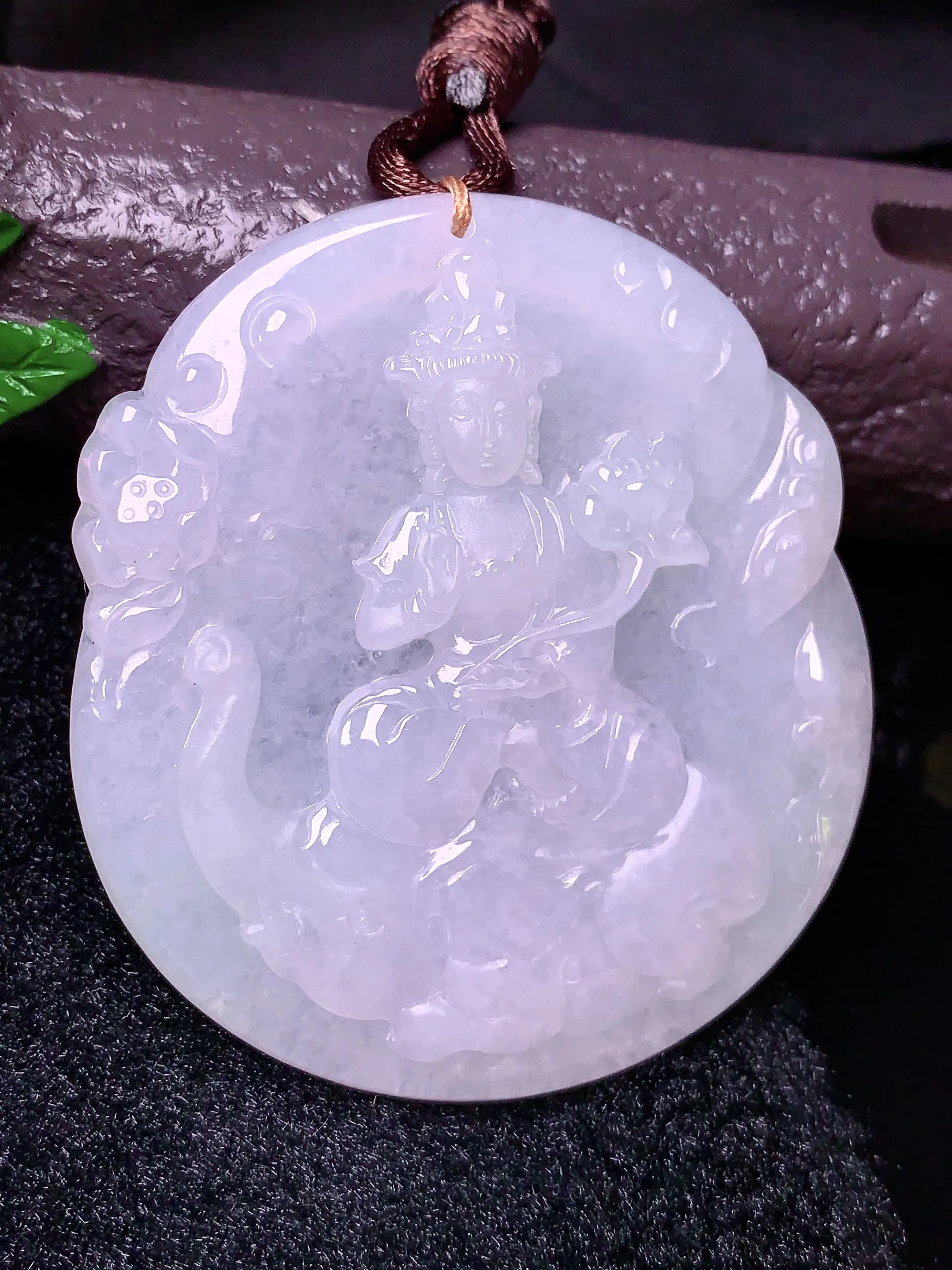冰种普贤菩萨吊坠 玉质细腻 色泽艳丽 整体尺寸55.1*50*5.6