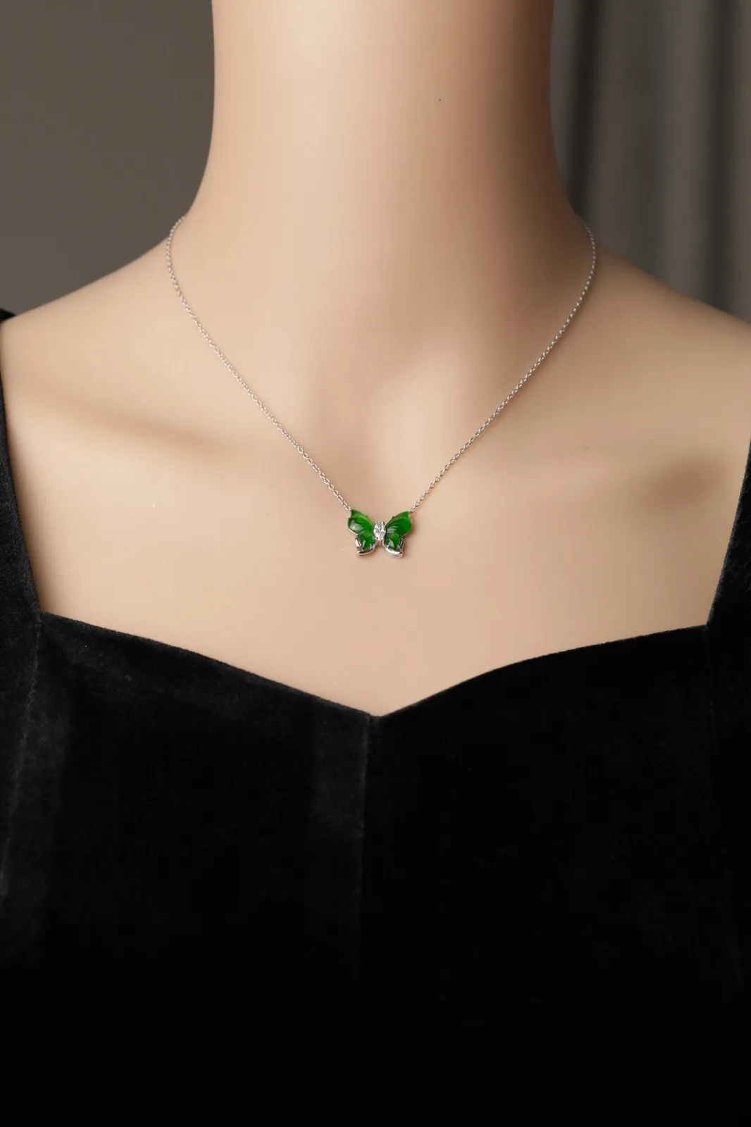 天然满绿翡翠蝶翎纯银项链