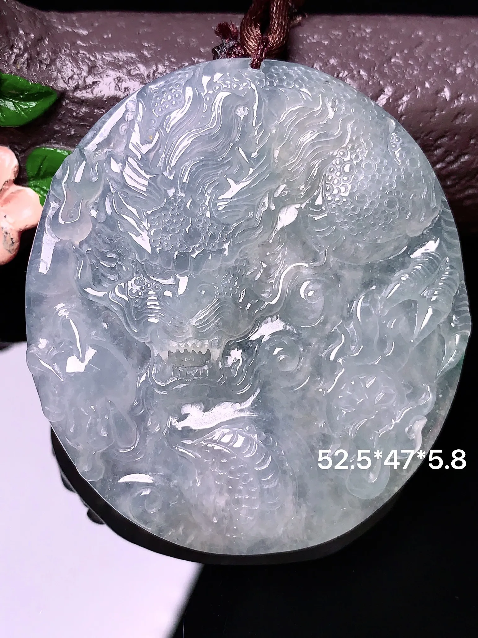 冰种龙牌吊坠 玉质细腻 色泽艳丽 整体尺寸52.5*47*5.8