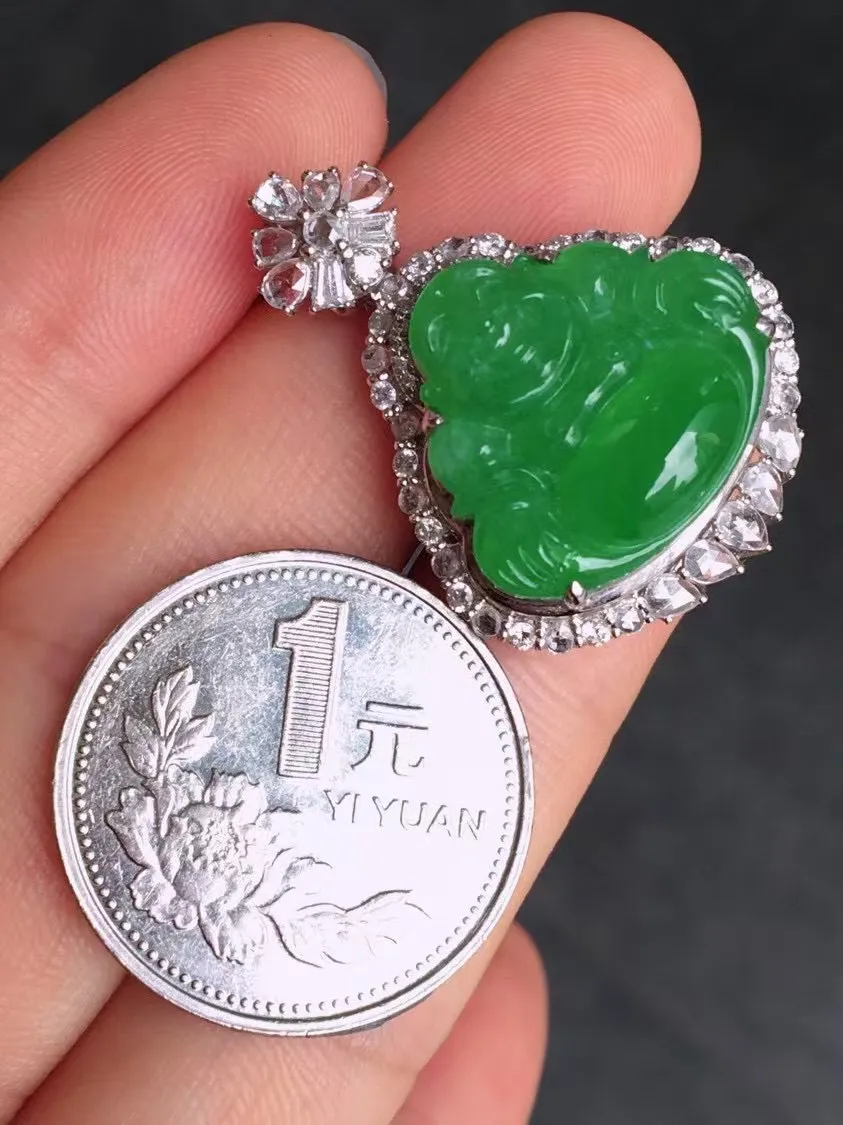 冰种阳绿佛公吊坠、真金真钻镶嵌，种水好，玉质细腻 .裸石尺寸 19.8*17.7*