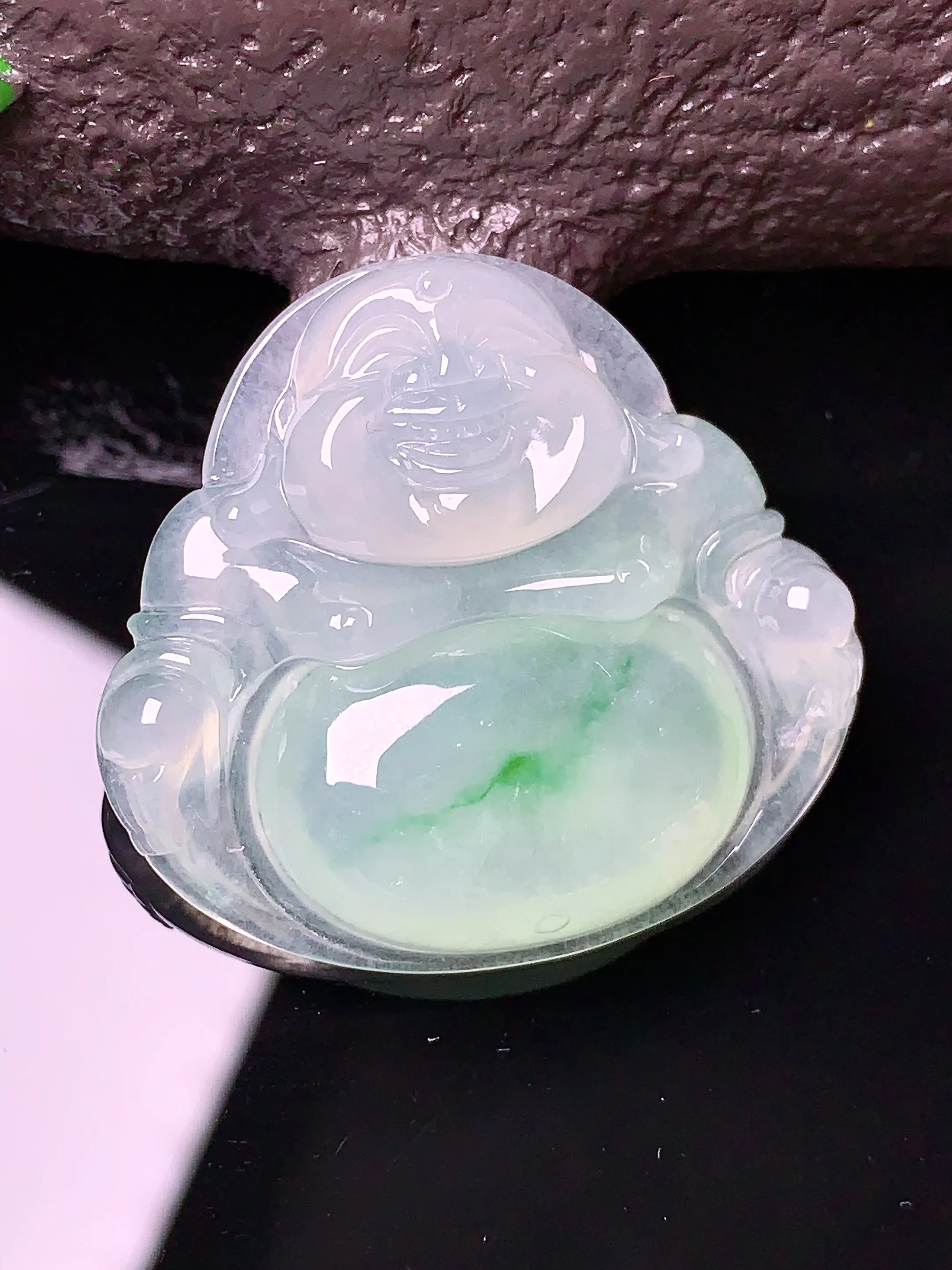 冰种飘绿佛公吊坠 玉质细腻 色泽艳丽 整体尺寸29.8*32.5*6.1