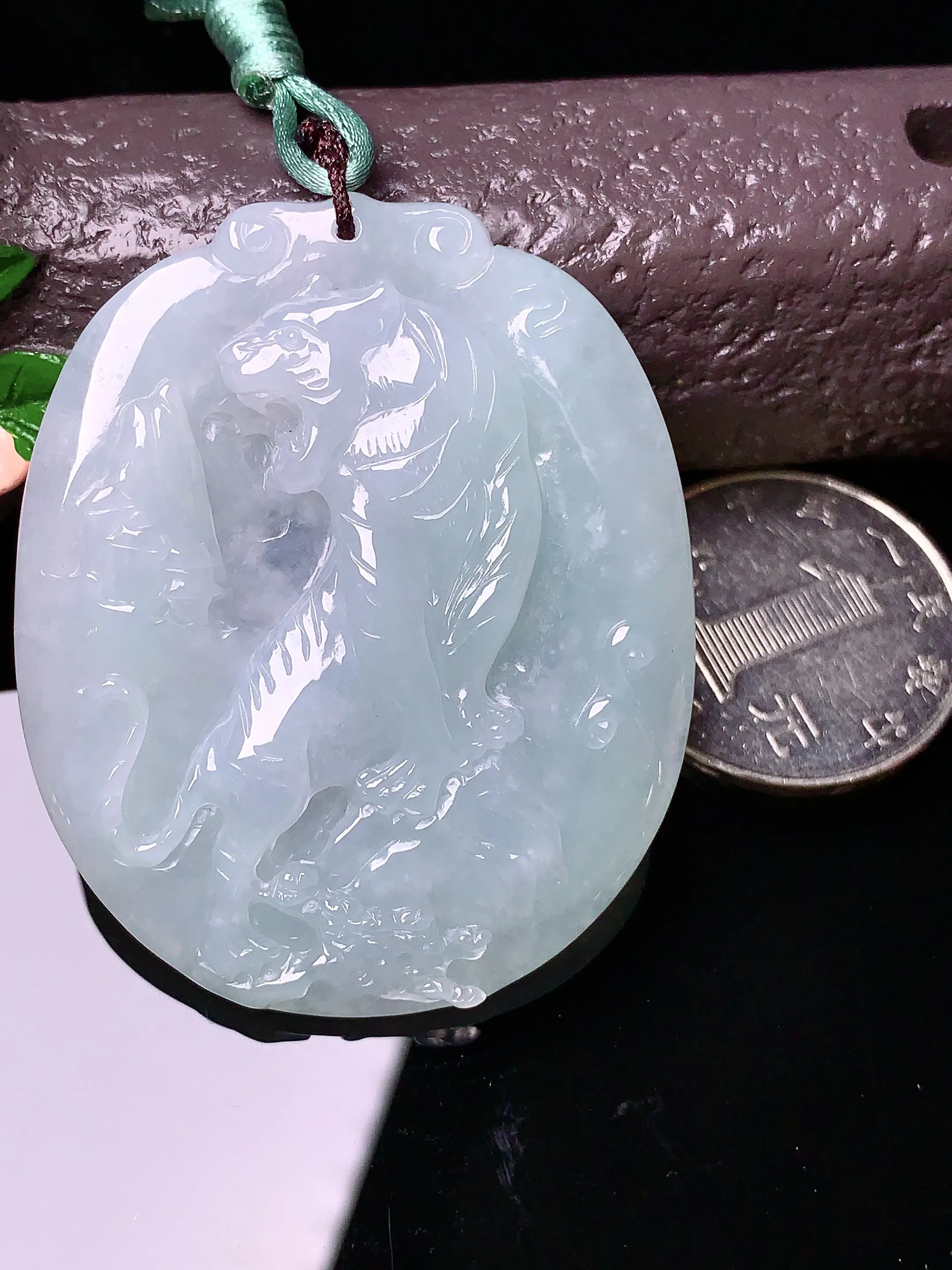 冰种生肖虎牌吊坠 玉质细腻 色泽艳丽 整体尺寸49.5*41.2*5.5