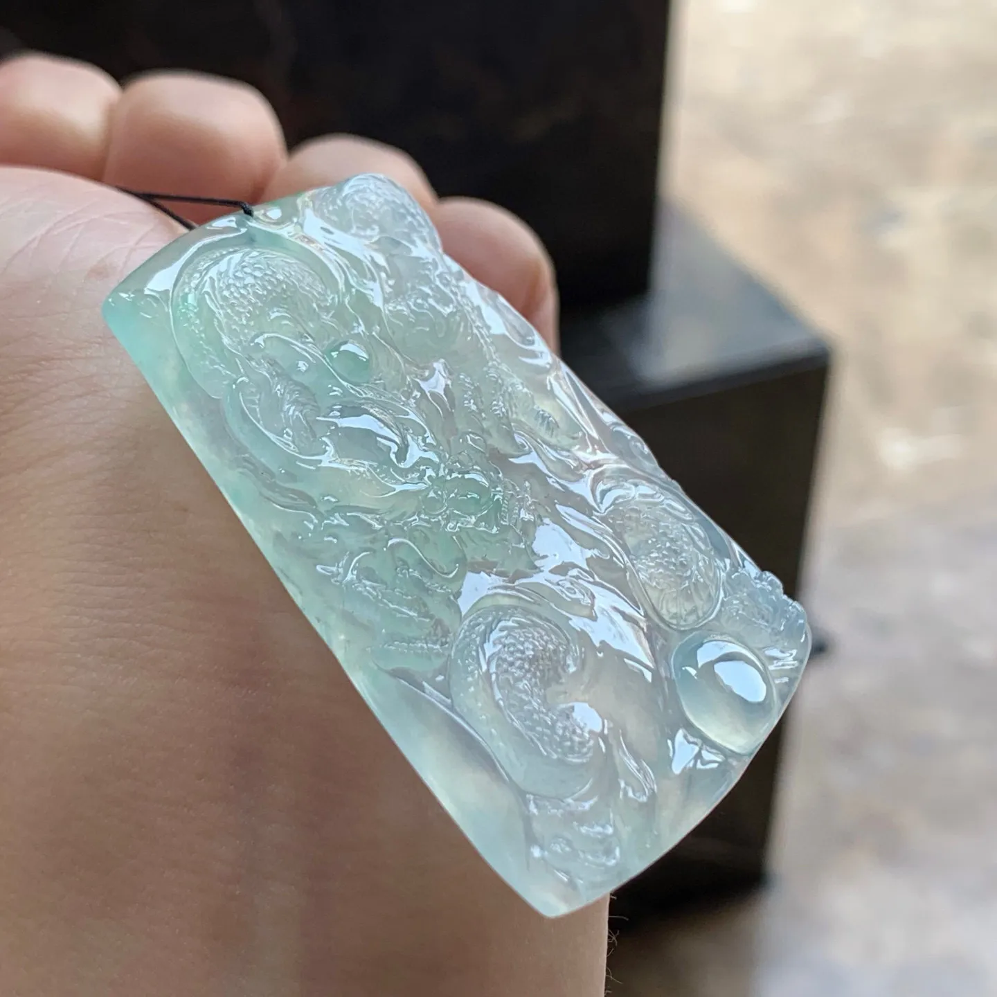 冰种龙牌
底色漂亮 大气