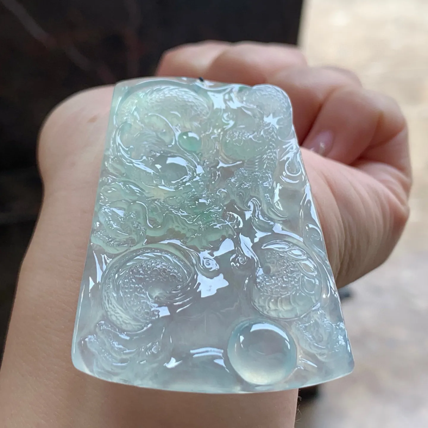 冰种龙牌
底色漂亮 大气