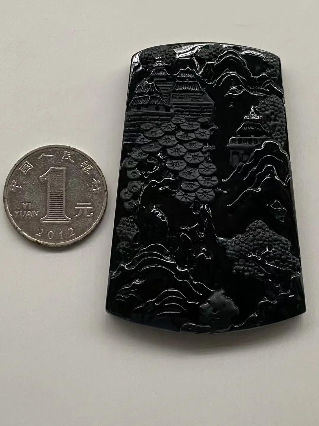 墨翠【前程锦绣】细腻干净，黑度好，性价比高，雕工精湛，打灯透绿‘