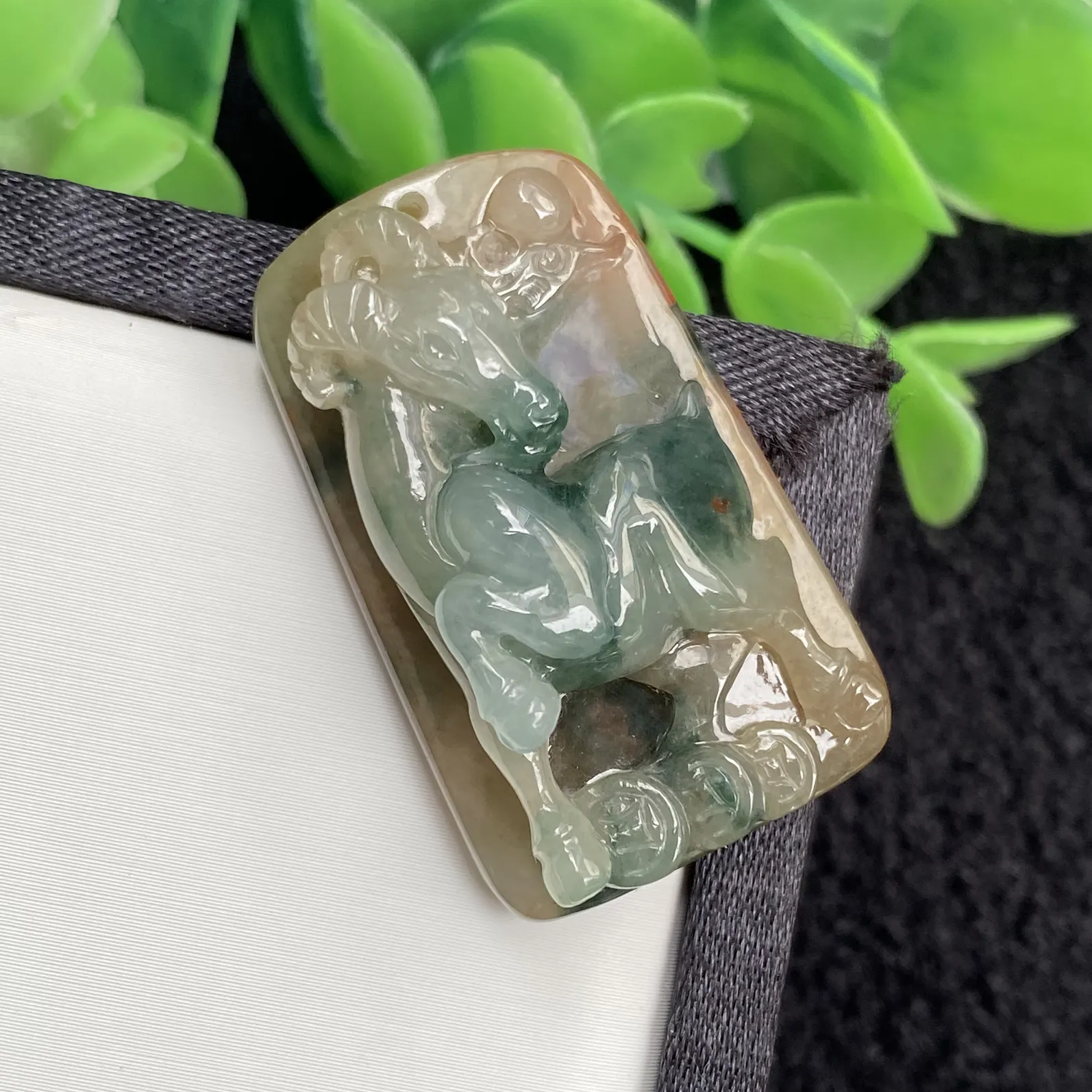 推荐【红翡飘花生肖羊】红翡飘蓝，无纹裂，精雕细腻，35*21*10.8