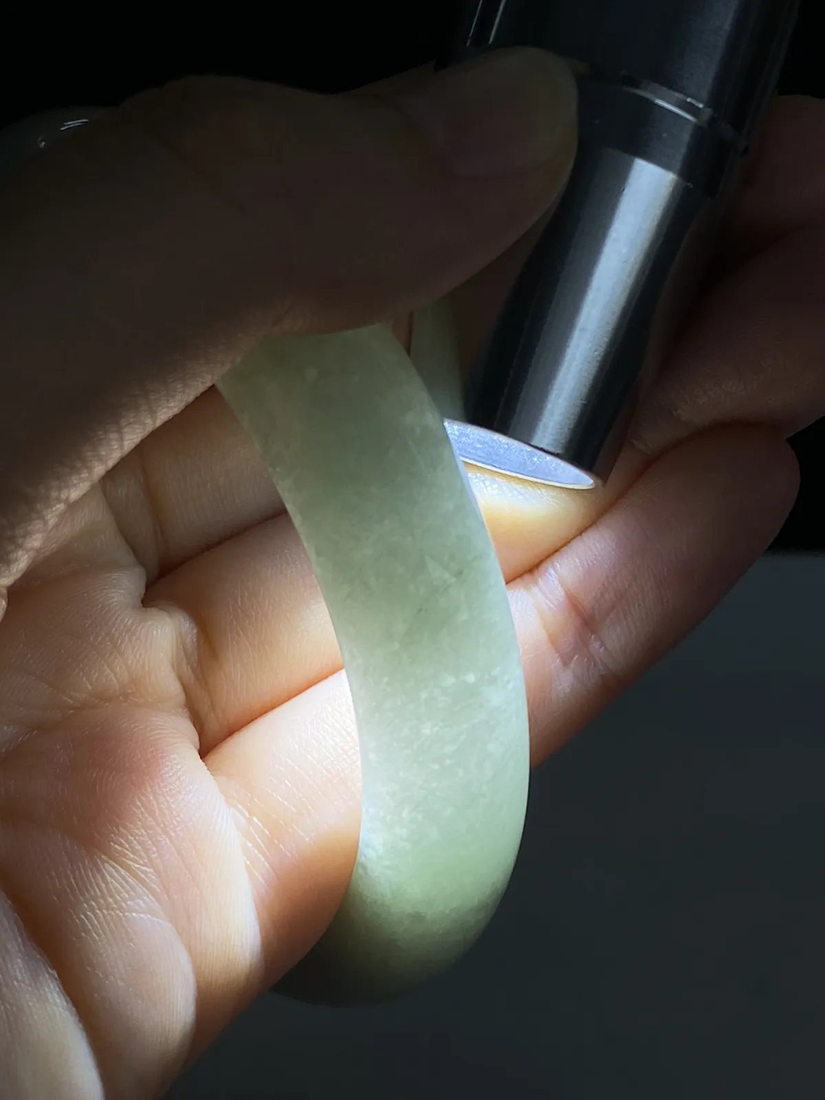 正圈56圈口，翡翠糯化种淡绿手镯