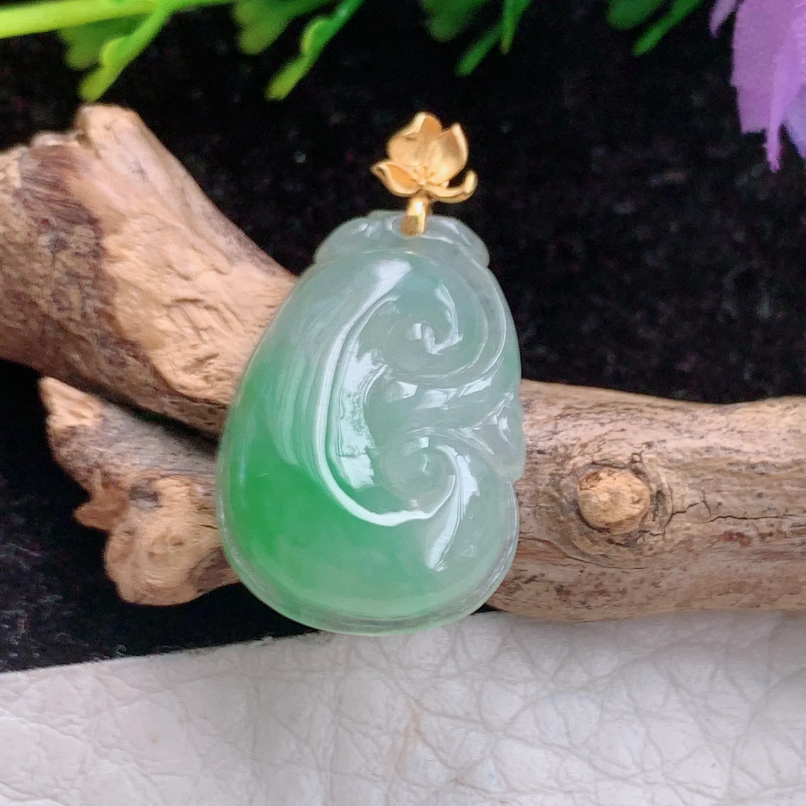 x54 25.5*13.8*4.2缅甸翡翠冰胶飘绿小如意 事事顺玉坠玉挂件 18k