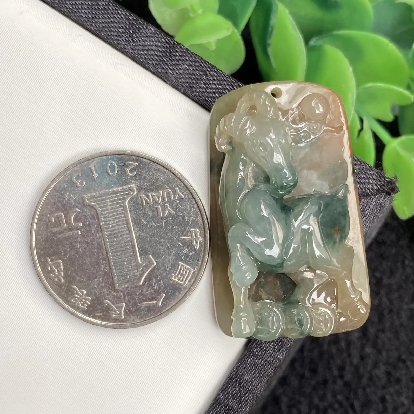 推荐【红翡飘花生肖羊】红翡飘蓝，无纹裂，精雕细腻，35*21*10.8