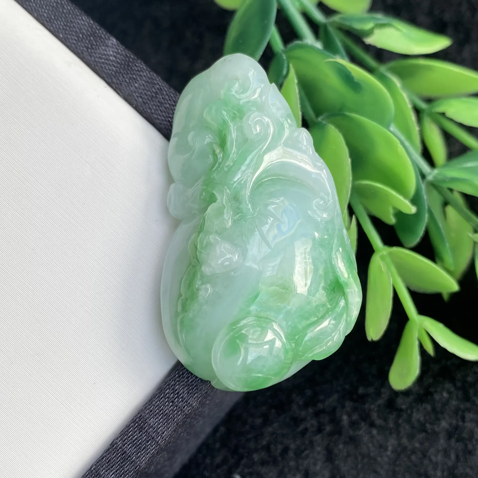 推荐【阳绿福桃】特色雕，色阳，天然石头纹理，42*25*12