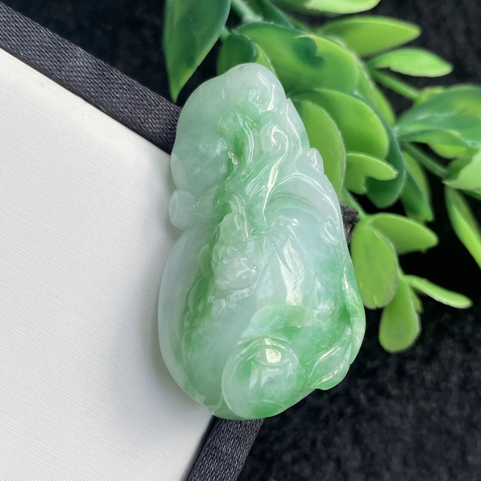 推荐【阳绿福桃】特色雕，色阳，天然石头纹理，42*25*12