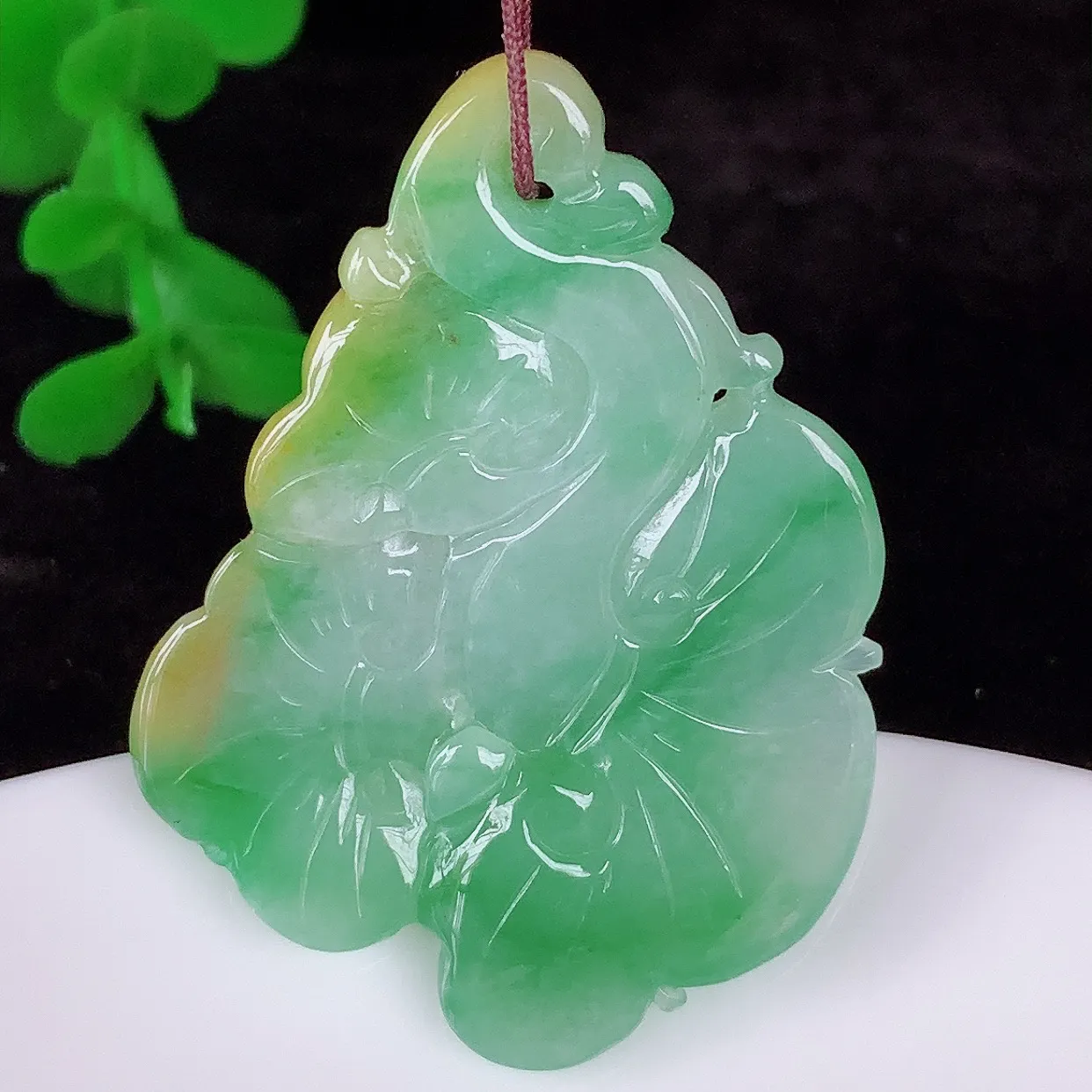 自然光实拍，冰糯种双彩黄加绿翡翠如意吊坠，翡翠如意，上身效果非常美，饱满大气，工艺美，万事如意，如意一生 #87.22