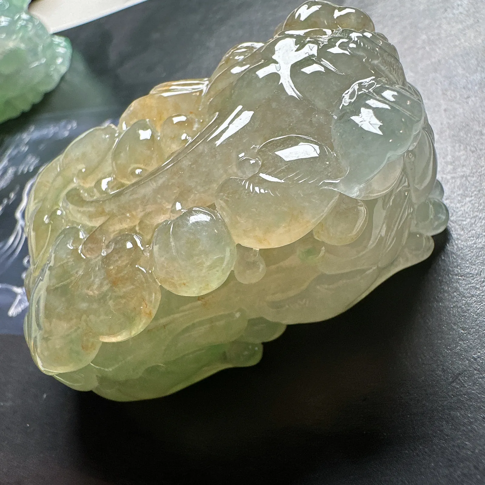【大貔貅】巨无霸小摆、手玩件大貔貅一对，稀缺黄加绿色泽，种水在貔貅里面属于上乘之选，精美工艺，貔貅工艺的代表之作，收藏可选。