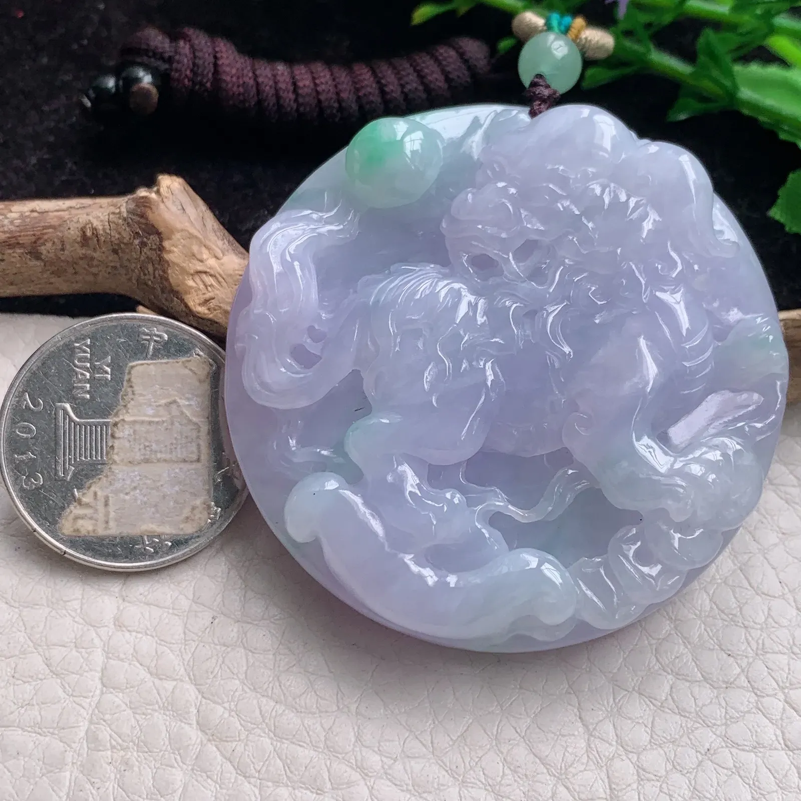 Zen实拍52.3*12.2缅甸翡翠春带彩瑞兽麒麟 翡翠麒麟玉吊坠 玉挂件