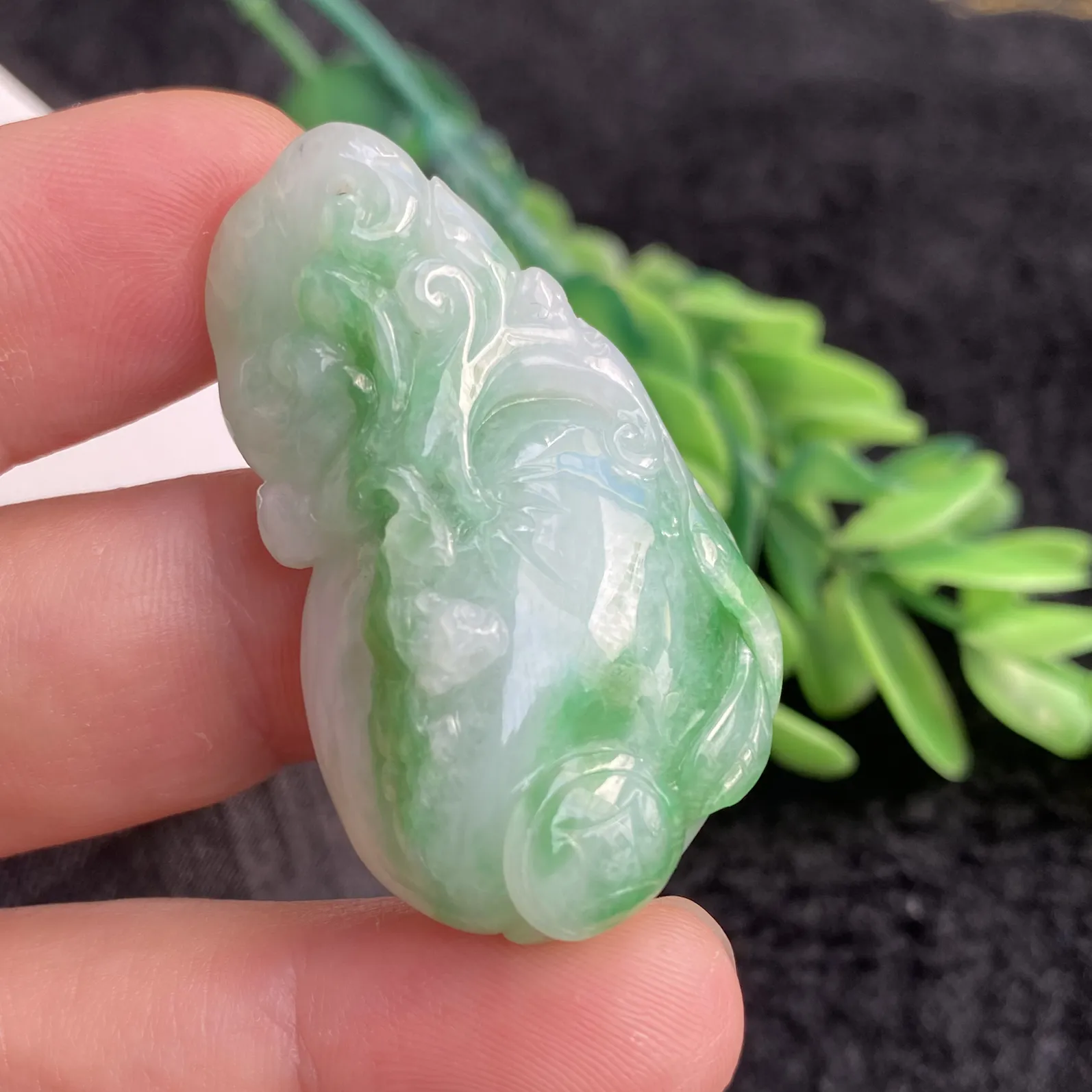 推荐【阳绿福桃】特色雕，色阳，天然石头纹理，42*25*12