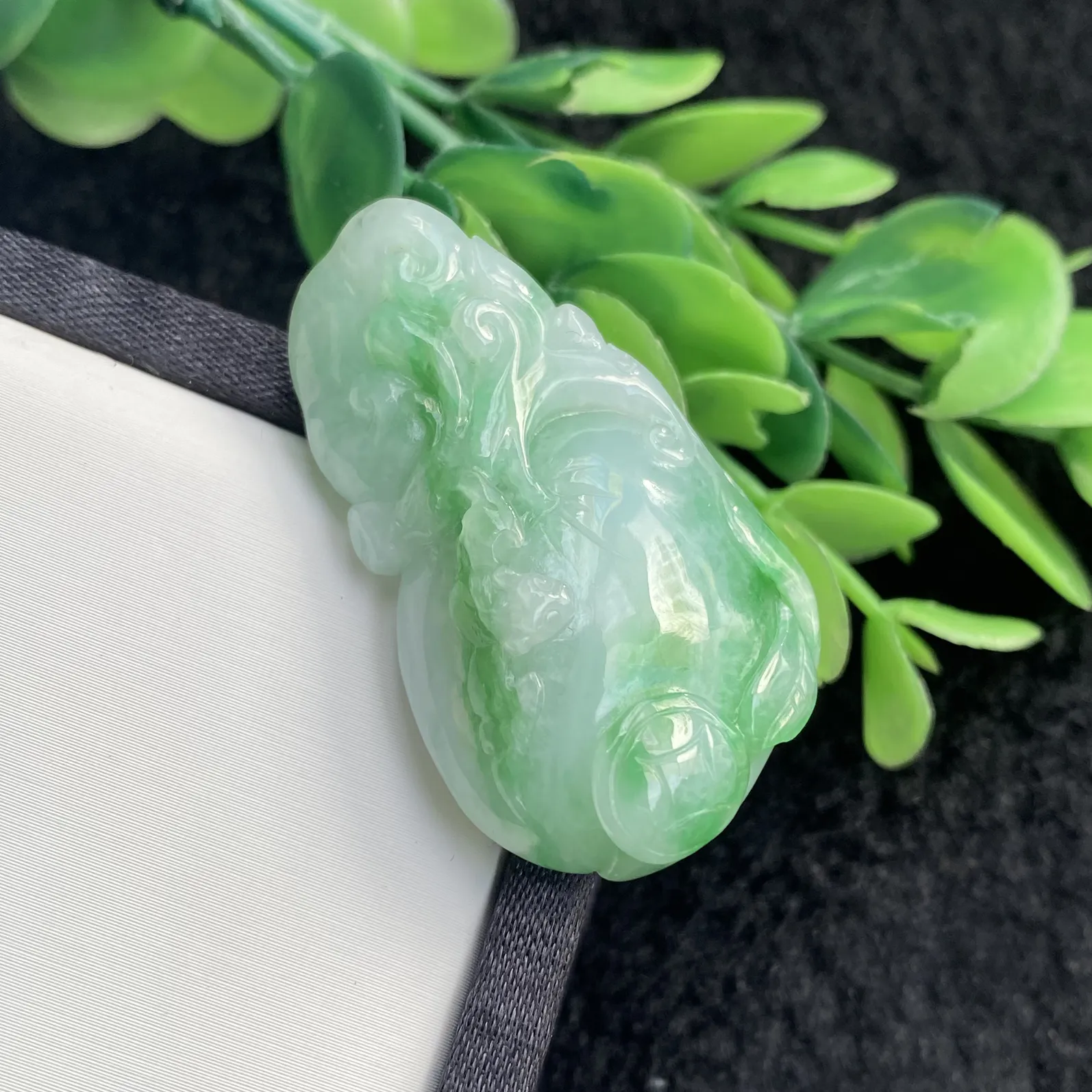 推荐【阳绿福桃】特色雕，色阳，天然石头纹理，42*25*12