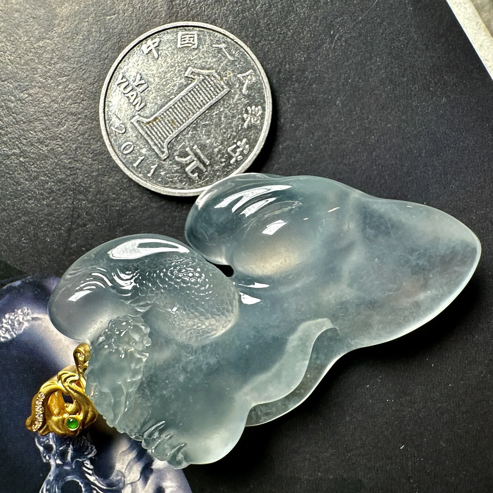 【蟠龙】传说中的白月光、茅台白，冰感十足，晶莹剔透，起光起的很美，厚装大件，高品质随形，名师工艺，收藏品质，裸高56mm。