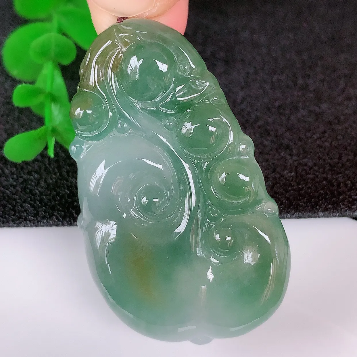 自然光实拍，冰润冰双彩黄加绿翡翠如意吊坠，翡翠如意，上身效果非常美，饱满大气，工艺美，万事如意，如意一生 #01.22