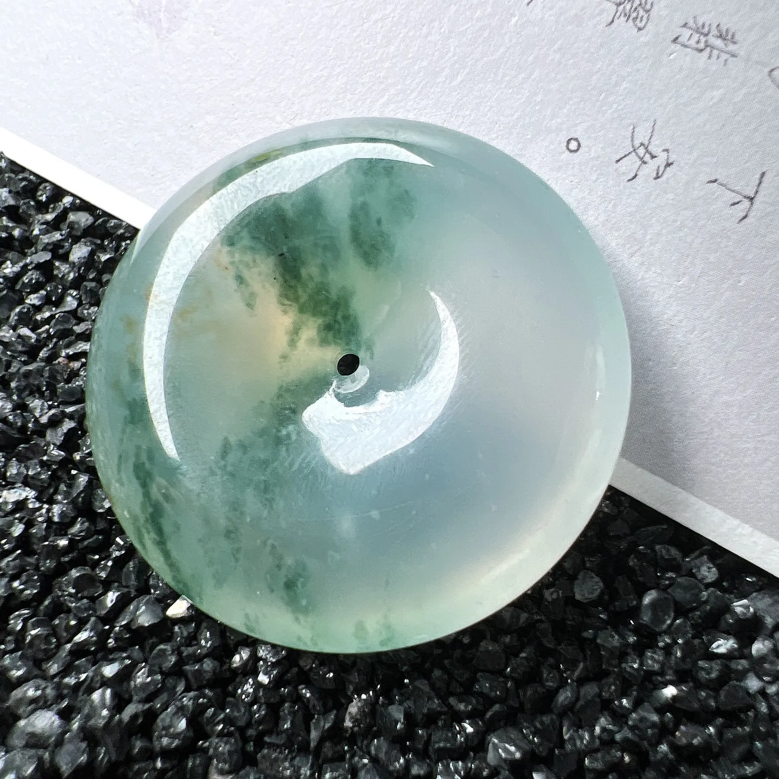 【冰种飘花扣】种地优秀，通透闪亮，起光的料子，厚度很好，工艺雕刻精湛。