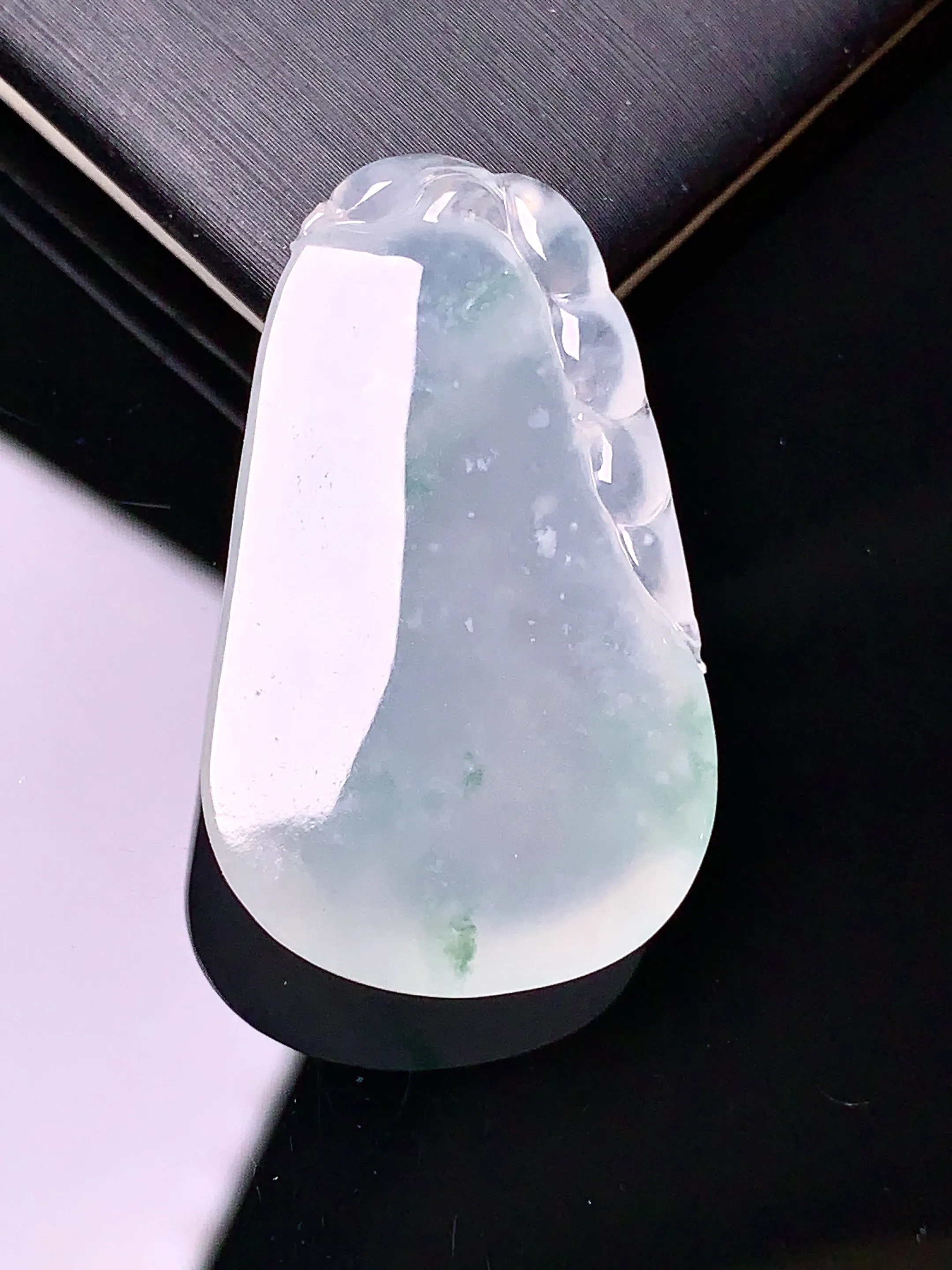 冰种福瓜吊坠 玉质细腻 色泽艳丽 整体尺寸33.6*20.5*8.5