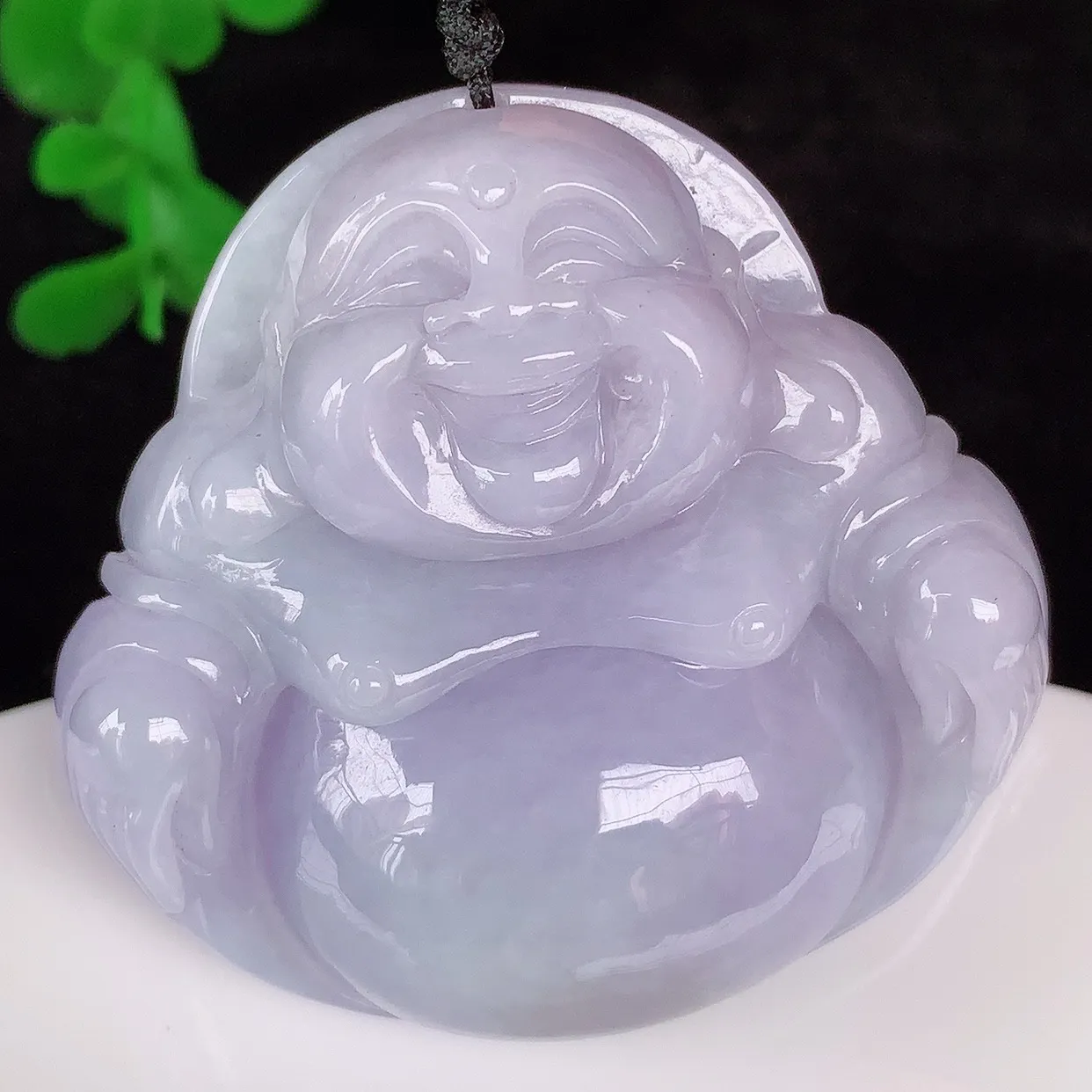 自然光实拍 大件厚装冰润冰糯种紫罗兰翡翠佛公吊坠，饱满， 佛公亦保平安，寓意有福（佛公）相伴，配戴优