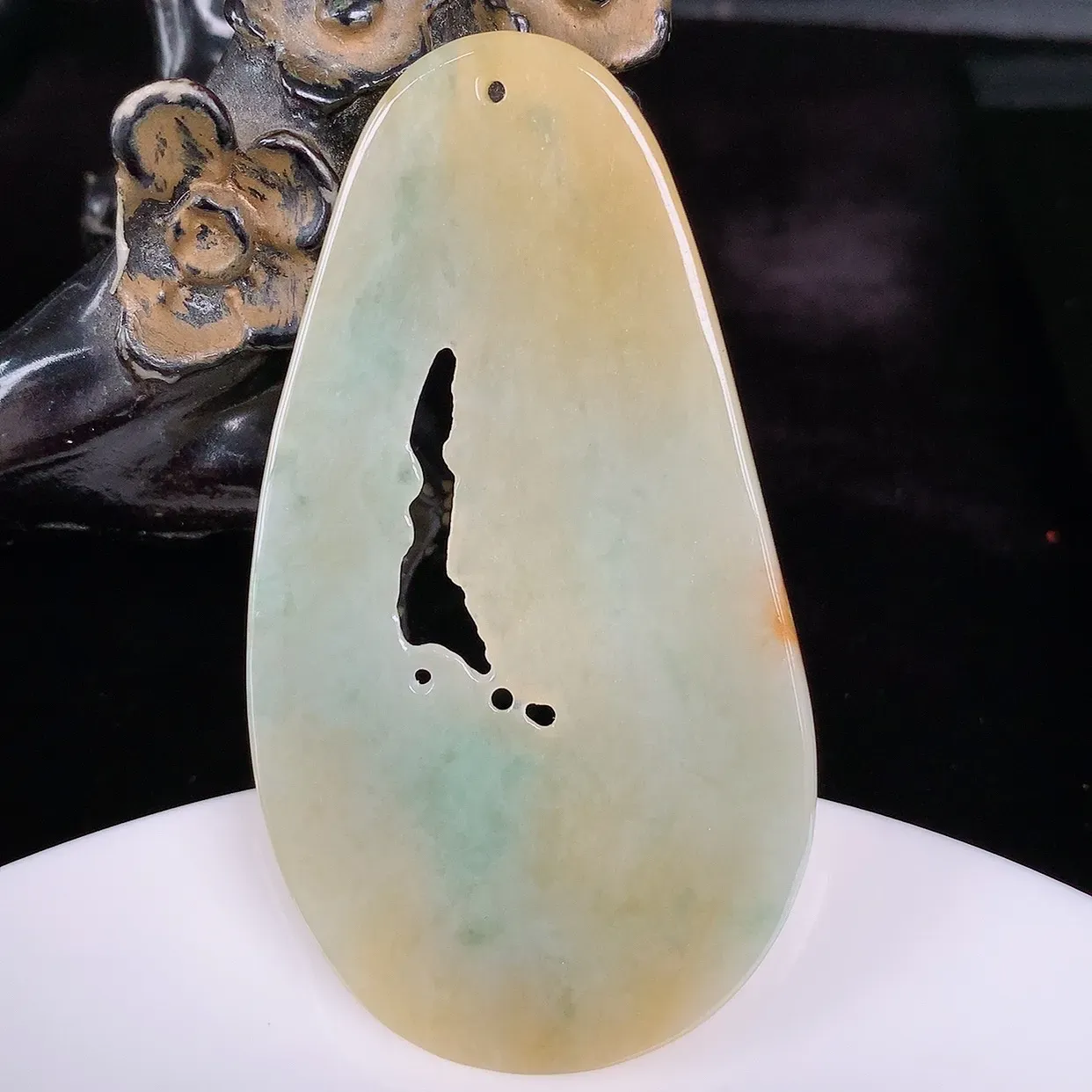 自然光实拍，精品大日如来，大件冰糯种黄翡翡翠大日如来、佛祖，法相端庄静美，普度众生 #60.22