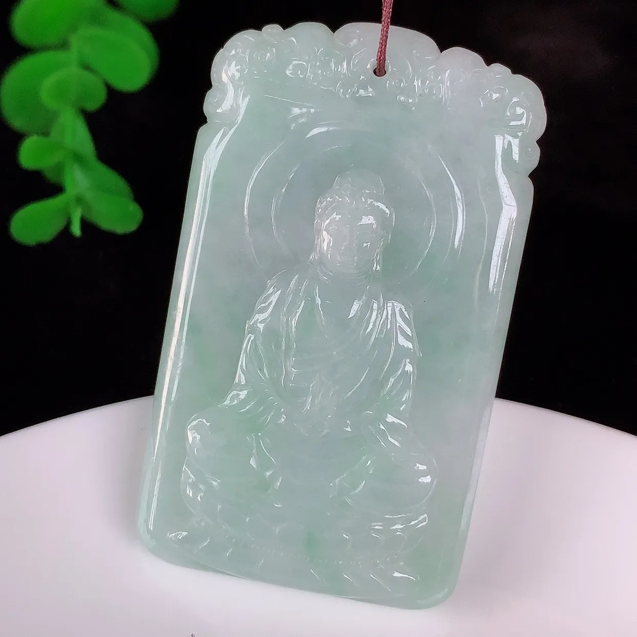 自然光实拍，精品大日如来，冰糯种飘绿翡翠大日如来、佛祖，法相端庄静美，普度众生 #57.20