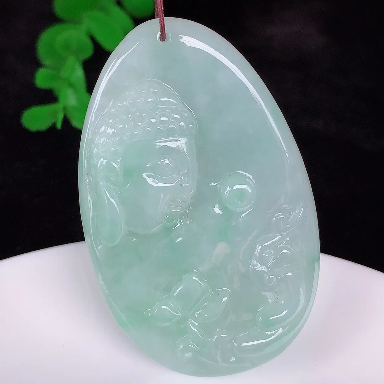 自然光实拍，精品大日如来，冰糯种飘绿翡翠大日如来、佛祖，法相端庄静美，普度众生 #60.22