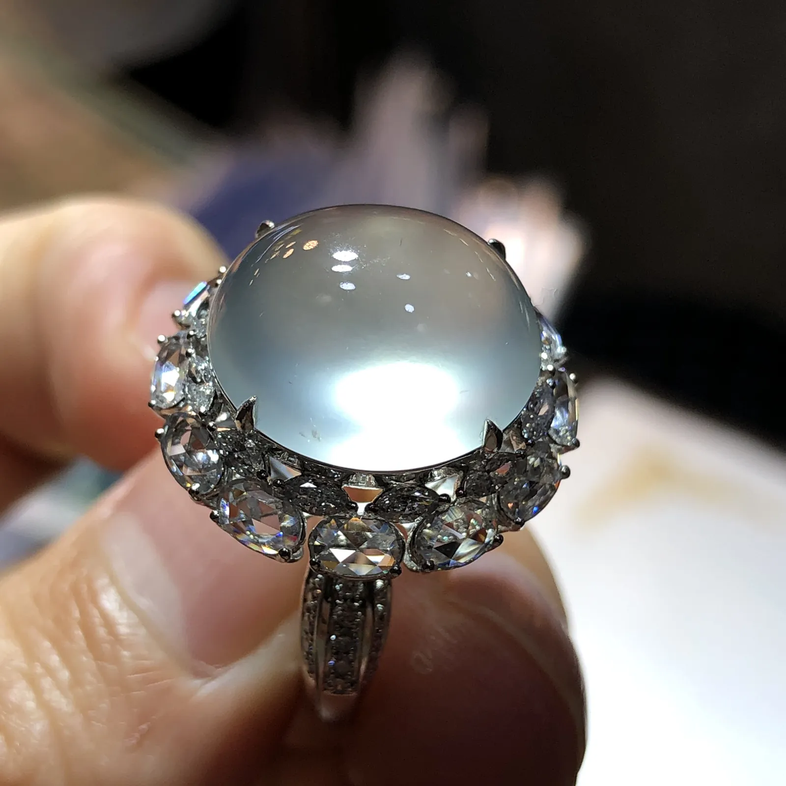 白冰戒指，裸石15.3-14.3-8.3mm，15#，
18K金，南非钻