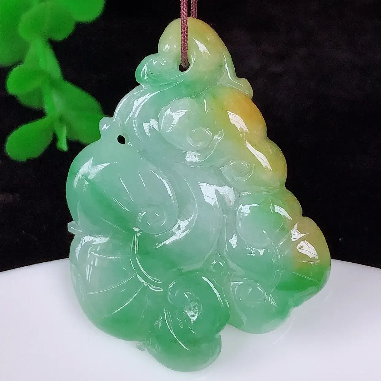 自然光实拍，冰糯种双彩黄加绿翡翠如意吊坠，翡翠如意，上身效果非常美，饱满大气，工艺美，万事如意，如意一生 #87.22