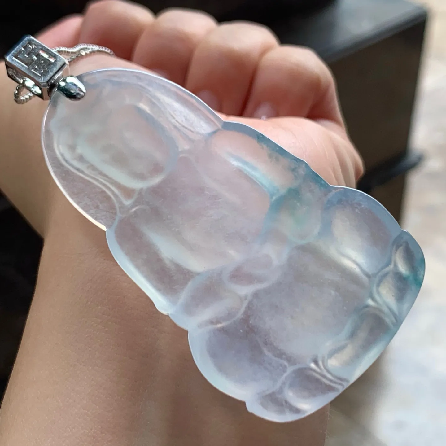 冰种飘花观音
种老水足 大气