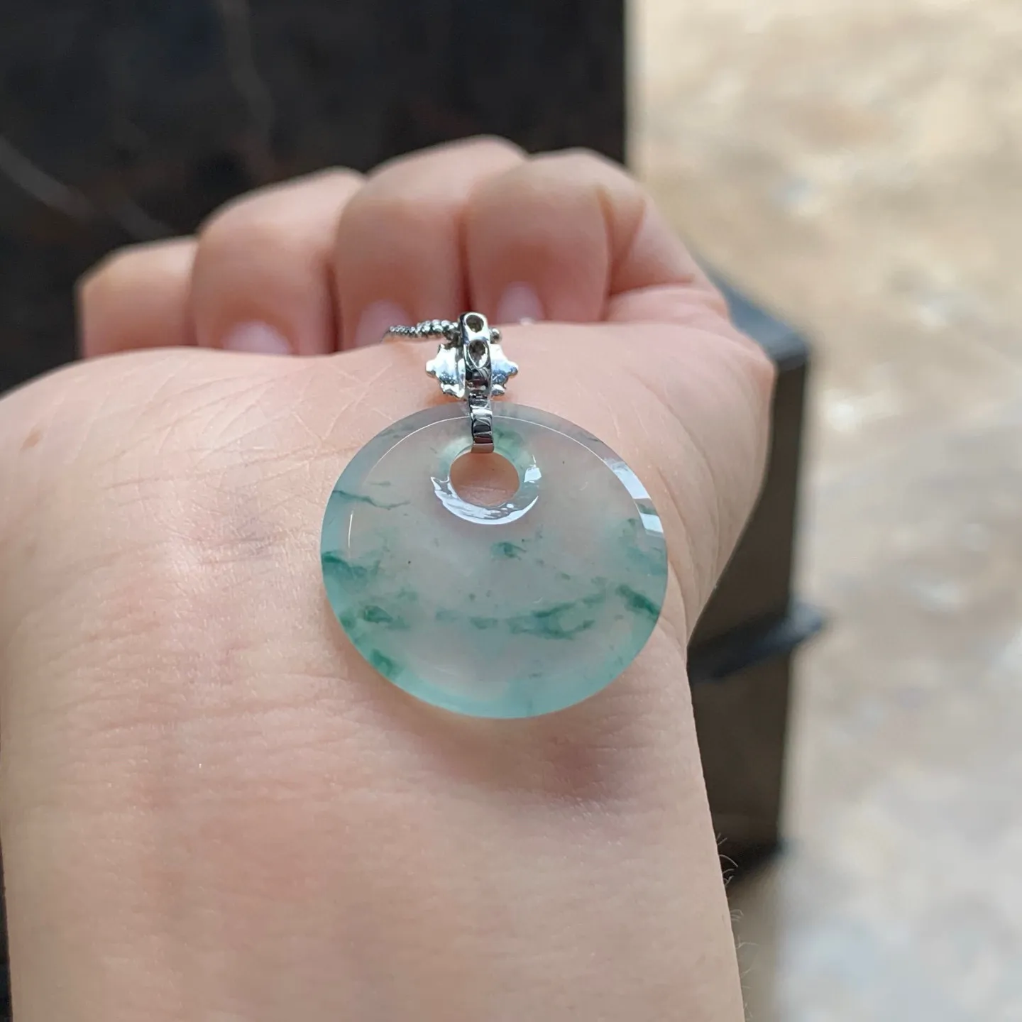 冰种飘花扣子
清爽