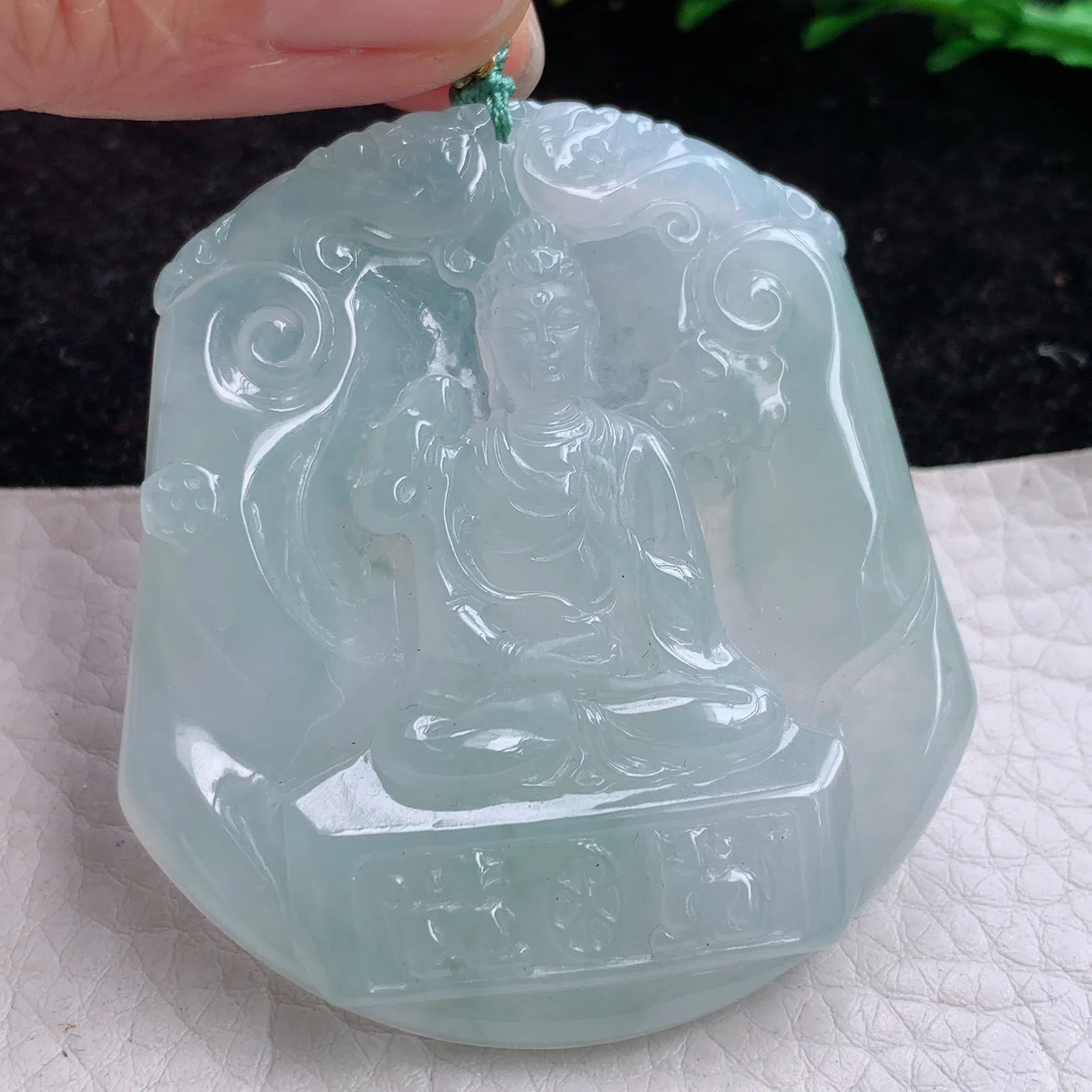 yn实拍55*50*6.3缅甸翡翠冰胶晴水生肖守护神大势至玉吊坠 玉挂件