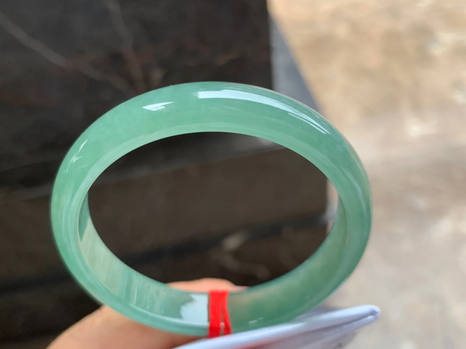 55-11.5-6.5mm
冰种晴绿手镯 油润细腻 颜色漂亮
