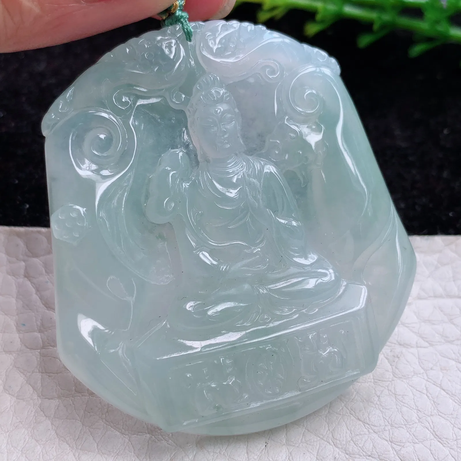 yn实拍55*50*6.3缅甸翡翠冰胶晴水生肖守护神大势至玉吊坠 玉挂件