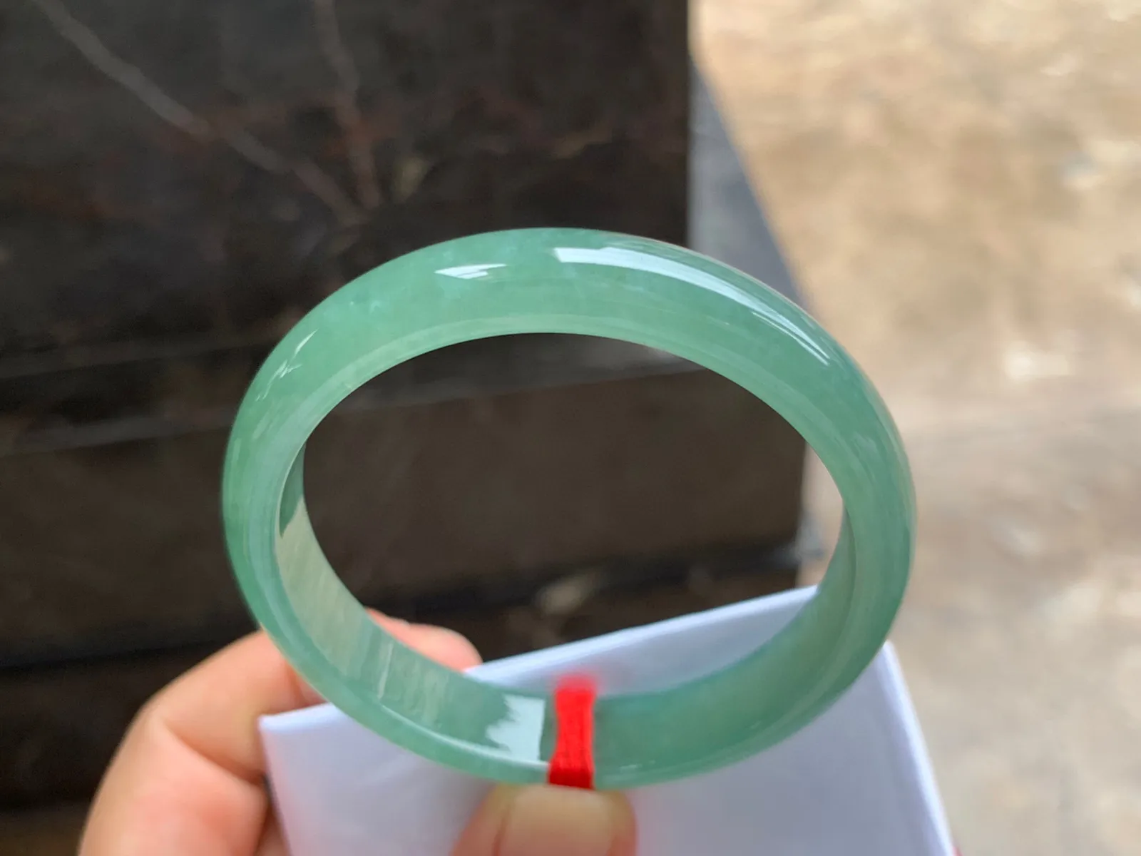55-11.5-6.5mm
冰种晴绿手镯 油润细腻 颜色漂亮