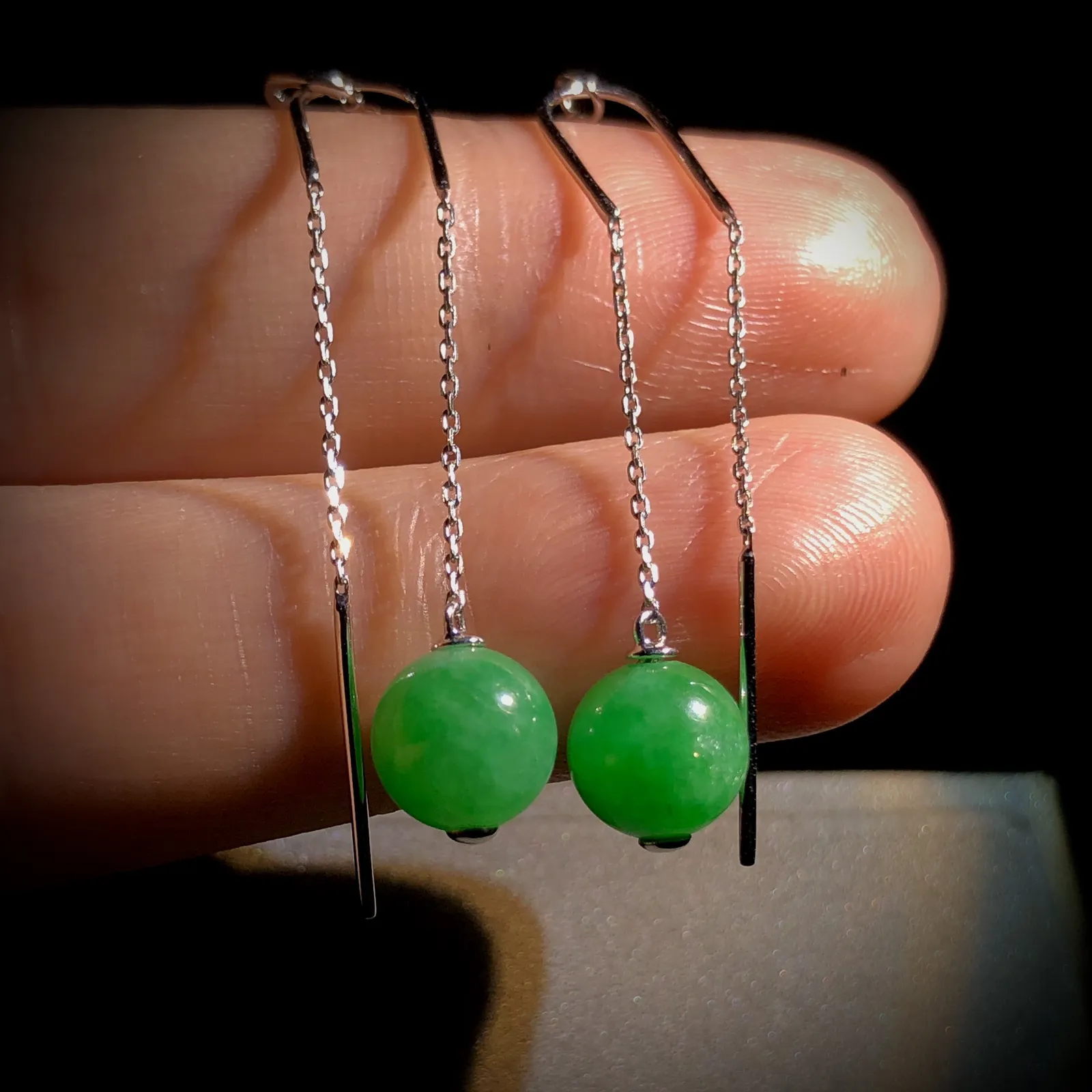绿珠子耳线耳坠，直径7.8mm，18K金，