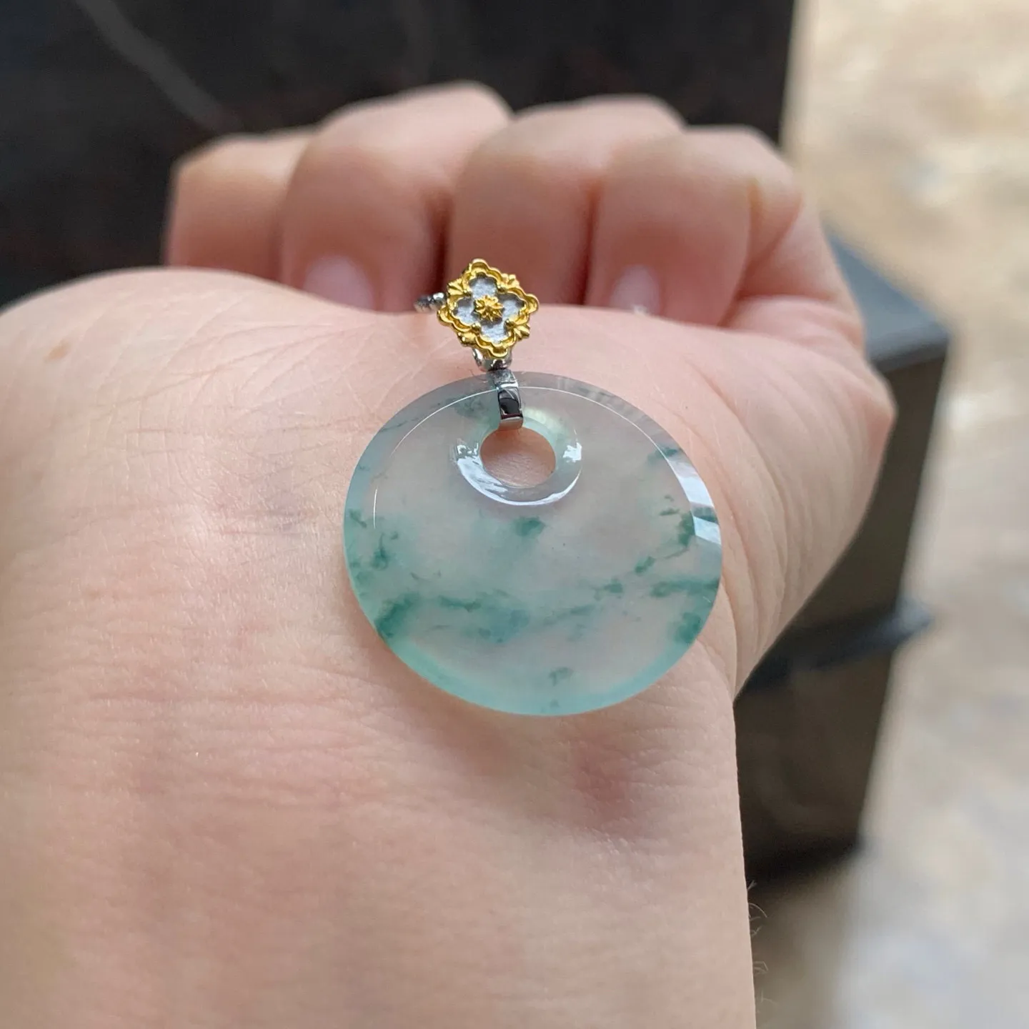 冰种飘花扣子
清爽