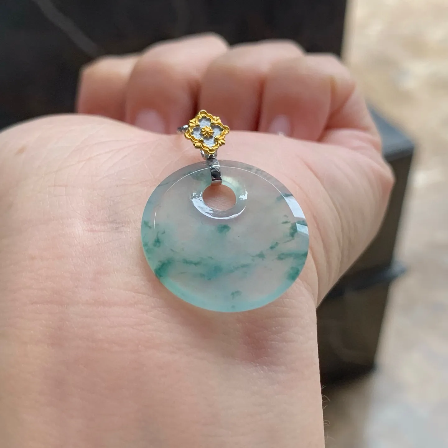 冰种飘花扣子
清爽