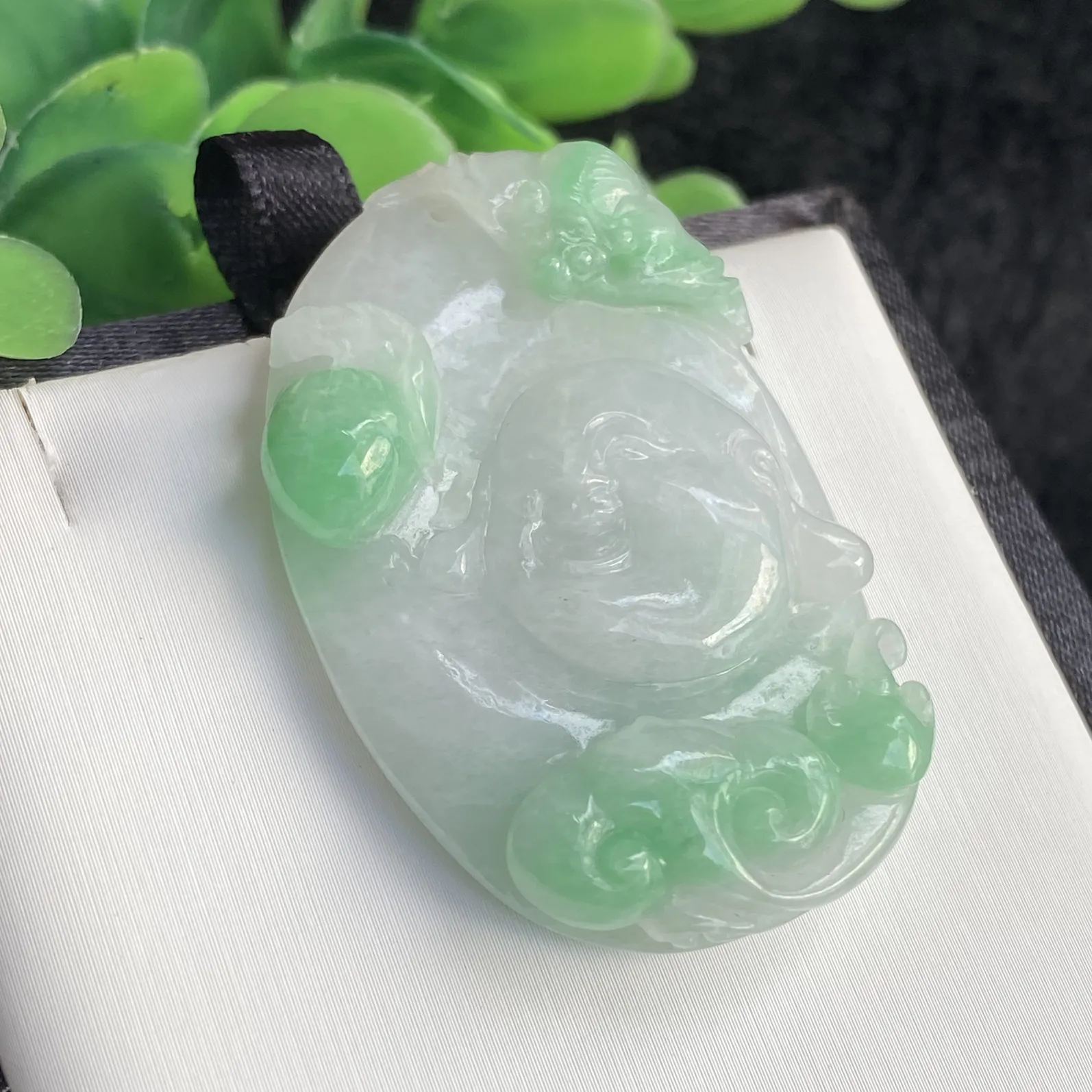 推荐【飘绿布袋佛】无纹裂，飘绿，水润，细腻，45.5*31*9