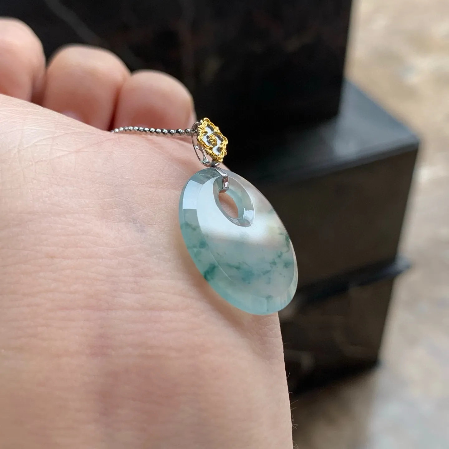 冰种飘花扣子
清爽